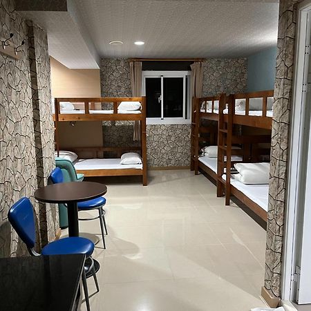 كاوشيونغ Hua Xiang Motel - Arena المظهر الخارجي الصورة