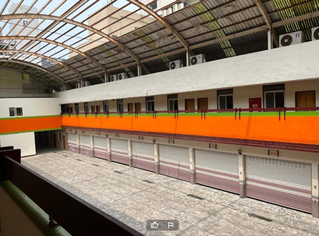 كاوشيونغ Hua Xiang Motel - Arena المظهر الخارجي الصورة