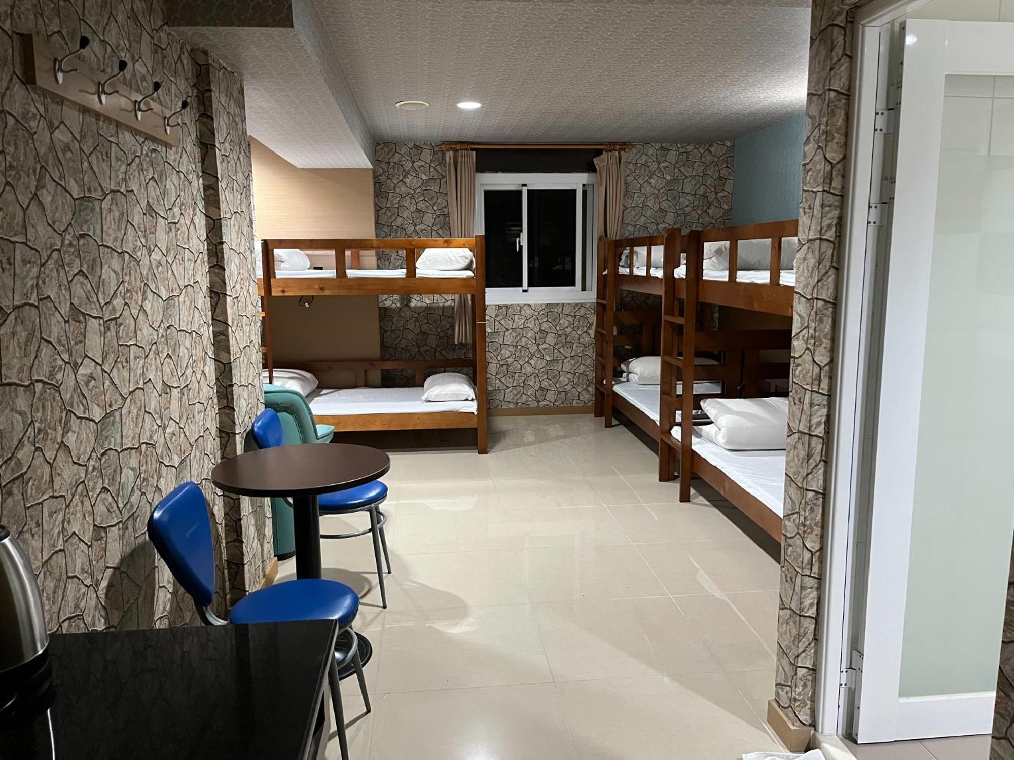 كاوشيونغ Hua Xiang Motel - Arena المظهر الخارجي الصورة